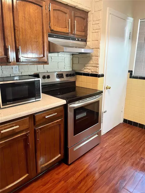 4704 Fletcher St, Normandy, MO 63121 photo 12