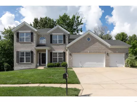 906 Zimmerman Trails Ct, Fenton, MO 63026
