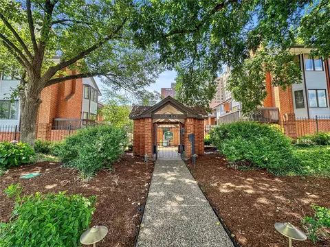 4464 Lindell Blvd #11, Saint Louis, MO 63108