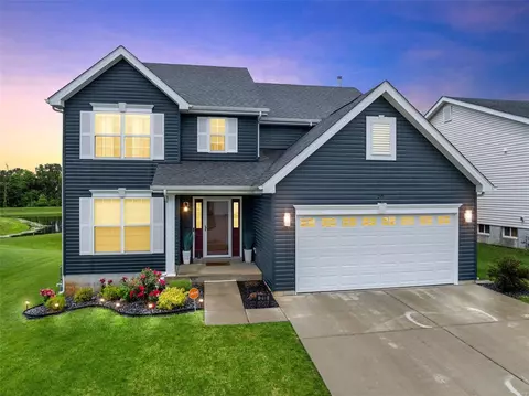 215 Homestretch Ln, Wentzville, MO 63385