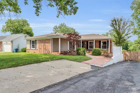 1024 Wedgewood Dr, Saint Charles, MO 63303