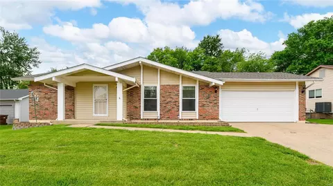 29 Gateswood Dr, Saint Peters, MO 63376