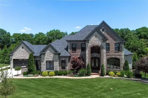 1072 Wilmas Farm Dr, Chesterfield, MO 63005