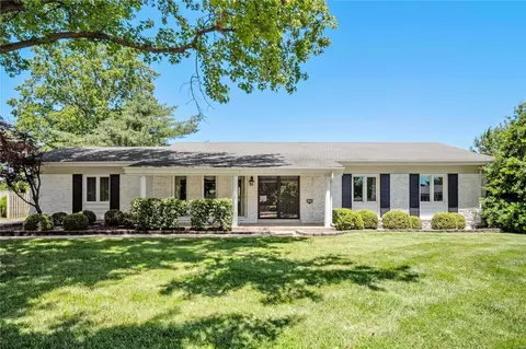 165 Saddleford Dr, Chesterfield, MO 63017