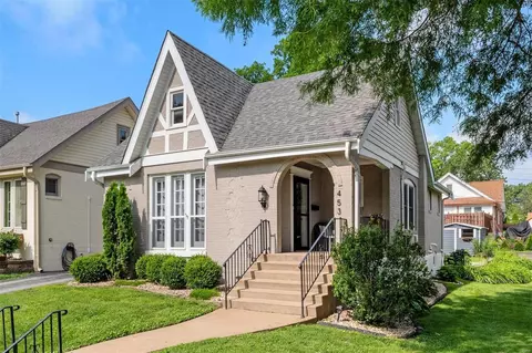 453 Longfellow Ave, Kirkwood, MO 63122