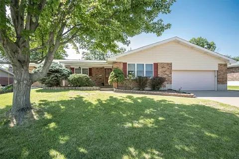 947 Quince Dr, Saint Charles, MO 63301