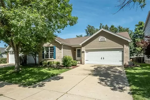 2515 Barrett Place Dr, Ballwin, MO 63021