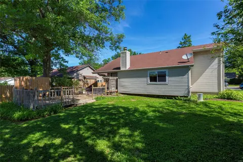 Exterior - 206 Hollyberry Ct, Ballwin, MO 63021 photo 3 of 4