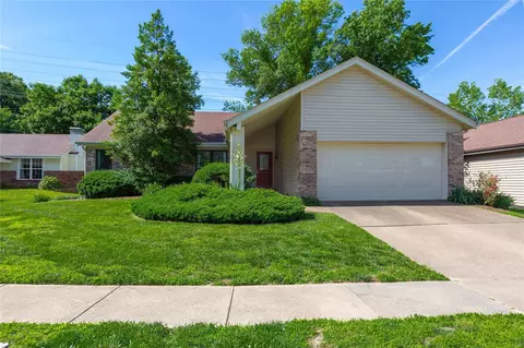 Exterior - 206 Hollyberry Ct, Ballwin, MO 63021 photo 4 of 4