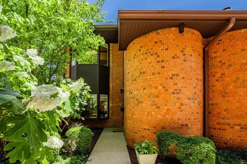 8031 Kingsbury Blvd, Clayton, MO 63105
