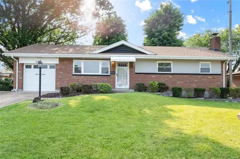 9763 Jomel Dr, Saint Louis, MO 63123