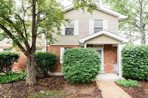 1801 New Sun Ct, Florissant, MO 63031