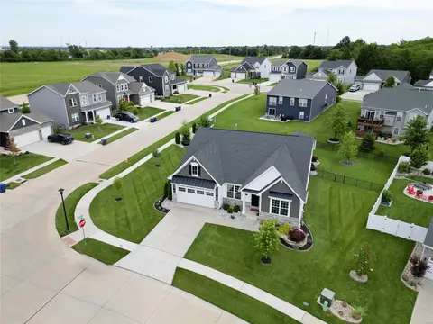 170 Redmond Pines Dr, Wentzville, MO 63385