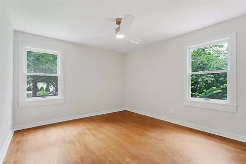 Bedroom - 122 E Jackson Rd, Saint Louis, MO 63119 photo 2 of 3