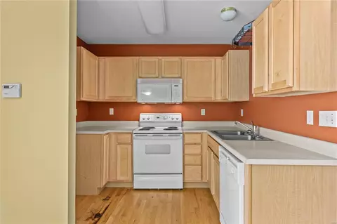 339 Heritage Commons Cir, O'fallon, MO 63368 photo 10