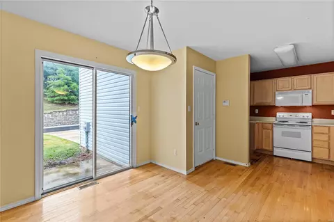 339 Heritage Commons Cir, O'fallon, MO 63368 photo 7