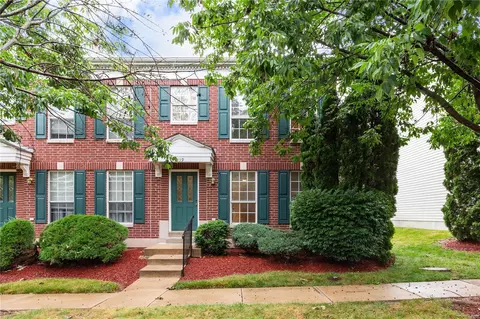 339 Heritage Commons Cir, O'fallon, MO 63368 photo 2