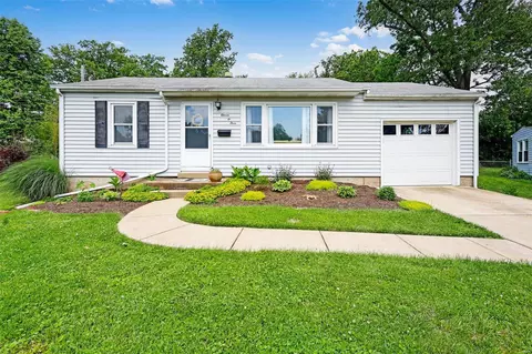 1103 Drayton Ave, Webster Groves, MO 63119