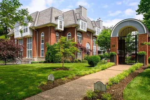 4235 W Pine Blvd #23, Saint Louis, MO 63108