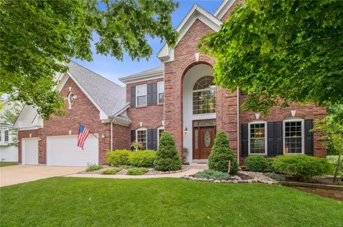 816 Castle Pines Dr, Ballwin, MO 63021