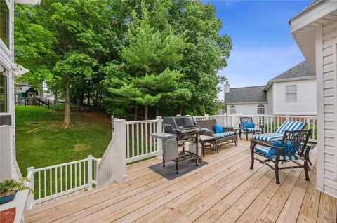 Exterior - 816 Castle Pines Dr, Ballwin, MO 63021 photo 2 of 4