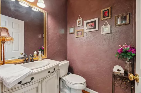 Bath - 816 Castle Pines Dr, Ballwin, MO 63021 photo 6 of 6