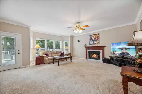 Living - 816 Castle Pines Dr, Ballwin, MO 63021 photo 1 of 1