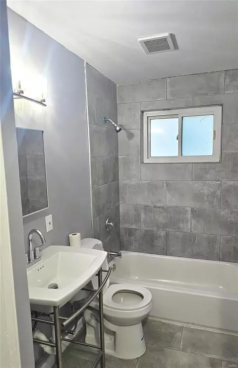 Bath - 7830 Blandford Dr, Normandy, MO 63121 photo 1 of 1
