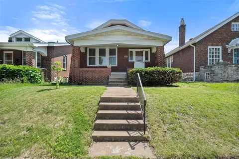 5136 Goethe Ave, Saint Louis, MO 63109