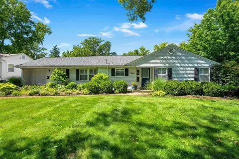 223 Huntleigh Dr, Saint Louis, MO 63122