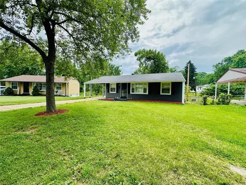 10405 Olney Dr, Dellwood, MO 63136