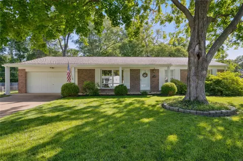 1416 Jaywood Dr, Saint Louis, MO 63146