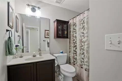 Bath - 237 Cherrywood Parc Dr, O'fallon, MO 63368 photo 2 of 2