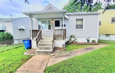 1419 Holden Ave, Saint Louis, MO 63125