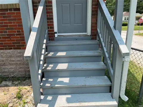 Exterior - 702 Pemberton Pl, Ferguson, MO 63135 photo 1 of 3