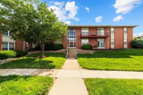 10341 Forest Brook Ln #G, Saint Louis, MO 63146