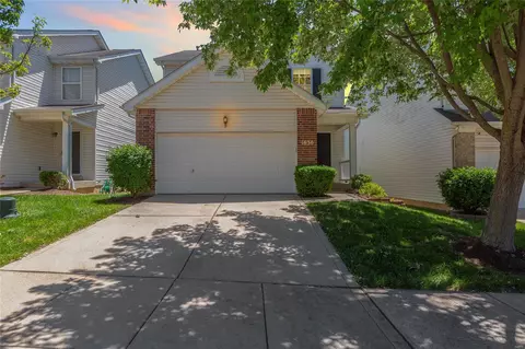 1630 Hurstborough Manor Dr, Hazelwood, MO 63042