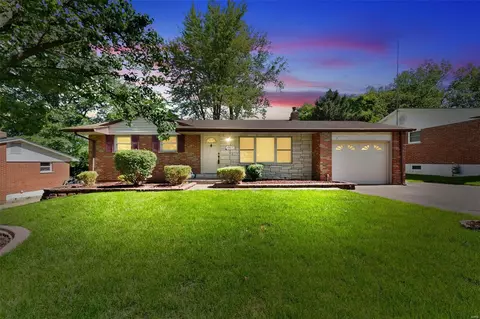 10817 Waycroff Dr, Saint Louis, MO 63114