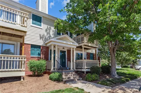 1445 Bluebird Ter, Saint Louis, MO 63144