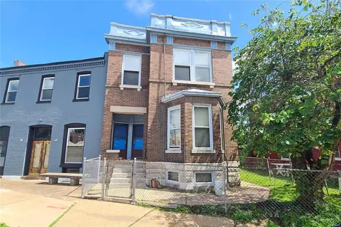 7720 Ivory Ave, Saint Louis, MO 63111