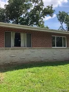 4036 Esseldale Dr, Saint Ann, MO 63074