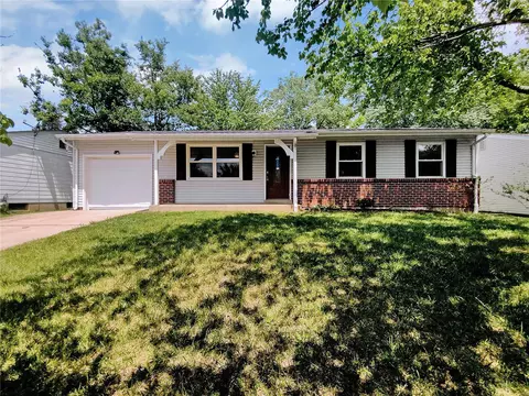 2918 Lyme St, Saint Charles, MO 63301