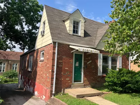 6908 Alberici Ave, Saint Louis, MO 63121