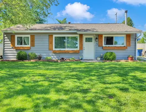 23 Warsen Ave, Wentzville, MO 63385