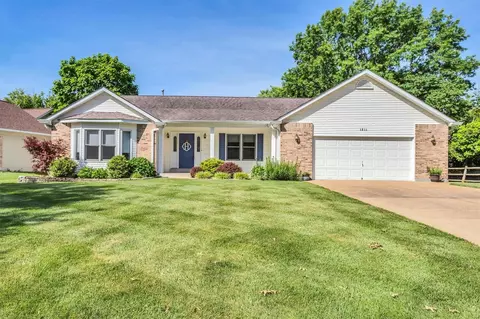 1211 Montevale Ct, Fenton, MO 63026