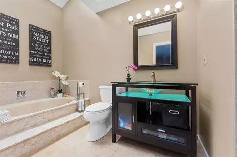 Bath - 406 Kipling Way #C, Weldon Spring, MO 63304 photo 2 of 4