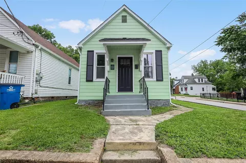 402 Morgan St, Saint Charles, MO 63301