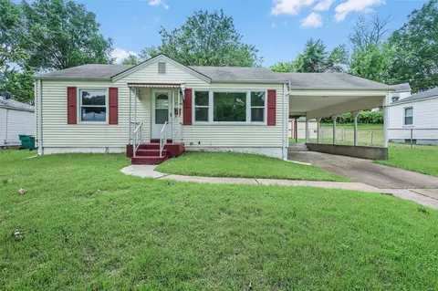 7744 Dusky Dr, Saint Louis, MO 63133