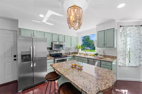 960 Dorne Dr, Manchester, MO 63021 photo 5