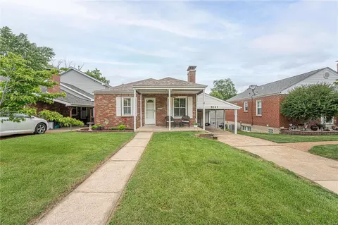 8147 Florence Ave, Saint Louis, MO 63144